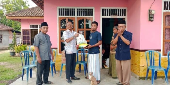 Sambangi Warga Korban Lilitan Ular, Pemkab Muba Berikan Bantuan