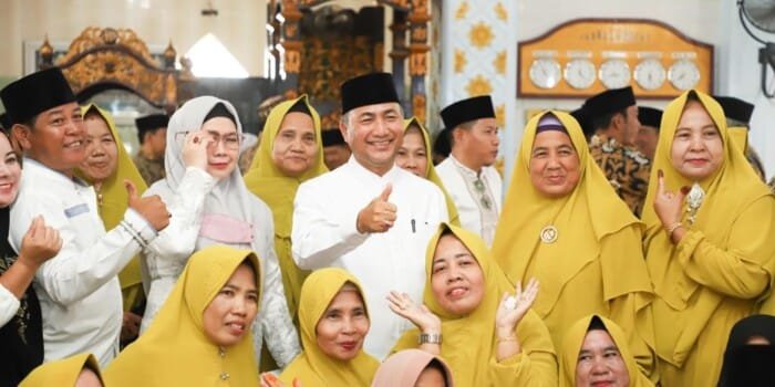 Ramadhan Ala PJ Bupati Musi Banyuasin H Apriyadi MSi, Saat Berbuka Puasa Tak Lupa Jus Kurma