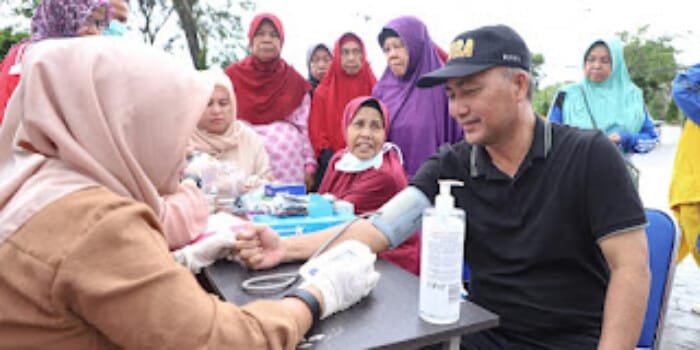 Jaga Kebugaran Tubuh, Pj Bupati Apriyadi Senam Sehat Bersama Lansia