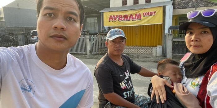 Geger, Balita Laki-Laki Terdampar di Trotoar Jalan