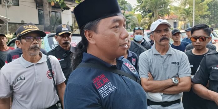 Ratusan Sopir Ambulans Geruduk Kantor Dishub Kabupaten Purwakarta
