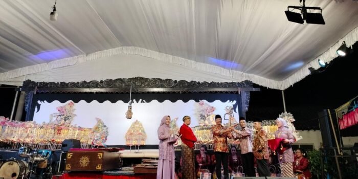 Bersih Desa Rejotangan, Wabup Tulungagung Apresiasi Wayang Kulit Lakon Gatotkaca Winisuda