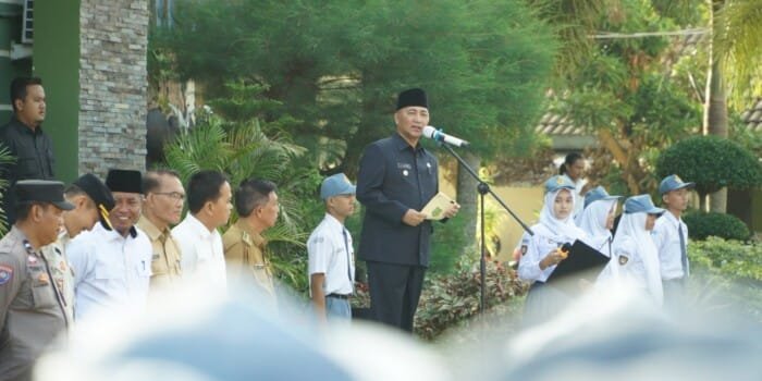 Pimpin Upacara di SMA Negeri 1, Pj Bupati Muba Apriyadi Sampaikan Pesan Ini