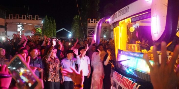 CJH Kloter 36 Asal Mamuju Diberangkatkan dengan 9 Bus