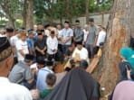 Pj Bupati Apriyadi Antar Langsung Mendiang Wakil Ketua Baznas Muba ke Pemakaman