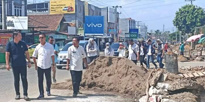 Ada Apa? APIP dan Dinas PUPR Prabumulih Tinjau Proyek Drainase Padat Karya