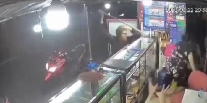 Viral Diduga Pria ODGJ di Parepare Pukuli Wanita 