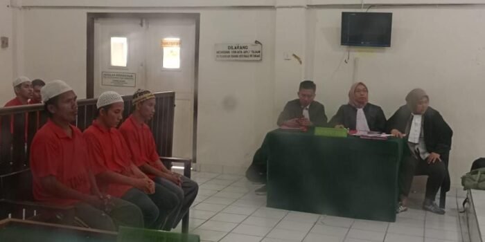 3 Terdakwa Penikmat Sabu Divonis 1 Tahun Kurungan