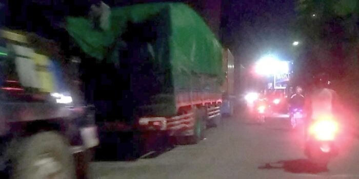 Penumpukan Kendaraan Besar di Jalan Noerdin Panji Bikin Resah