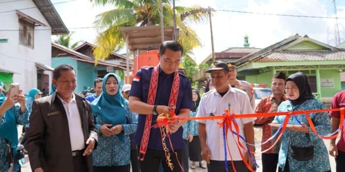 Resmikan Kantor Desa Nanga Semangut Kecamatan Bunut Hulu, Bupati Kapuas Hulu: Semakin Semangat dalam Memberikan Pelayanan Prima kepada Masyarakat