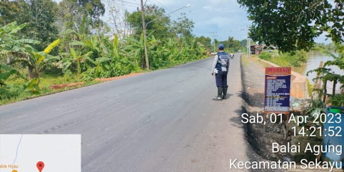 Operasi Rutin Lalin Dishub Evakuasi Truk Terguling