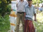 Penderita Abses Lutut Dapat Bantuan Tongkat Axillary Crutch dari Puskesmas Kecamatan Tapalang Barat