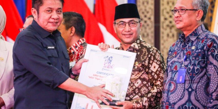 Pj.Bupati H. Apriyadi Mahmud Terima Sertifikat 1001 Inovasi Energi Baru untuk Negeri dari Bumi Sriwijaya