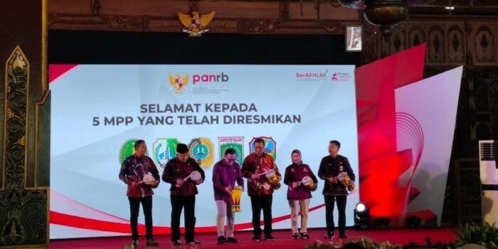 Kunker di Jawa Timur, Menteri Azwar Anas Resmikan MPP Tulungagung