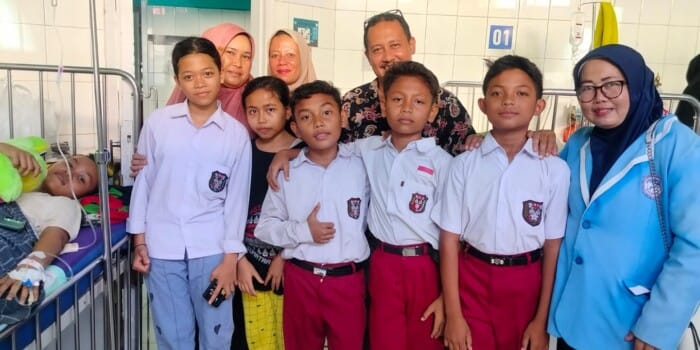 LPAI Labuhanbatu Jenguk Nabila Febrianti Di rumah Sakit Umum Rantauprapat, Doakan Cepat Sembuh