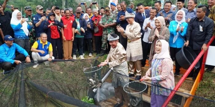 HD Resmikan Kampung Budi Daya Ikan Gabus