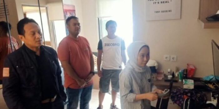 Si Kembar Rihana-Rihani Penipu PO Iphone Ditangkap