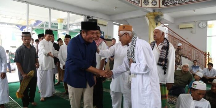 Safari Jum’at di Masjid Hibatul Haqqi 2 Ilir, Herman Deru Ingatkan Pentingnya Rasa Ikhlas Memakmurkan Masjid