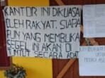 Kantor Camat Jongkong Masih Di Segel Masyarakat, Yang Berani Membuka Akan Dikenai Sanksi Adat