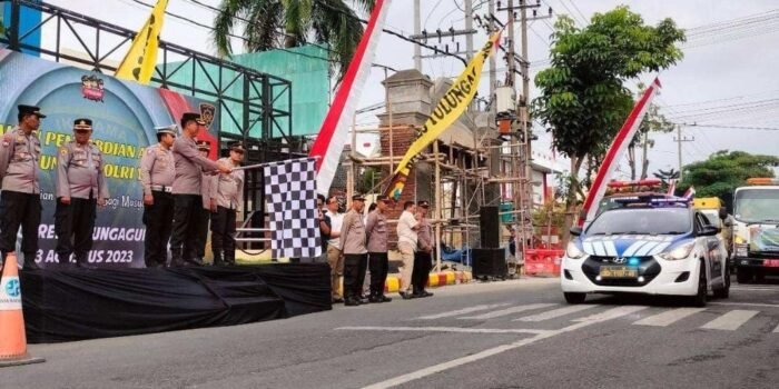 Polres Tulungagung Distribusikan 100 Ribu Liter Air Bersih di Kecamatan Tanggunggunung