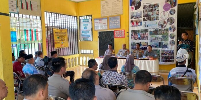 Kapolres Prabumulih dan Kapolsek Prabumulih Timur Ngantor di Kelurahan Muara Dua