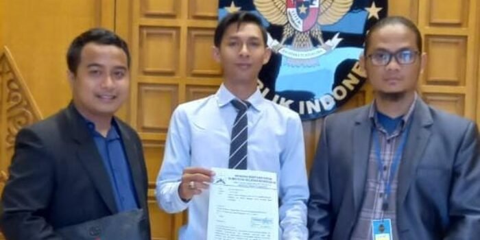 PH Kepala Sekolah SMAN 20 Laporkan Kajari Palembang ke Presiden RI