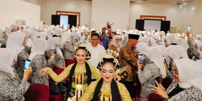 Hadiri HUT IBI ke-72, Wabup Tulungagung: Bidan Garda Terdepan Pelayanan Kesehatan Ibu dan Anak