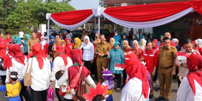 Bikin Gemes Harnojoyo dan Fitri, Ribuan Anak TK Ikuti Carnaval HUT RI