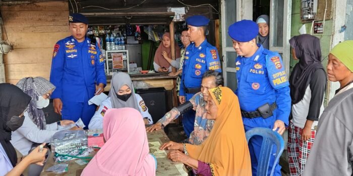 ‘Door To Door’ Ditpolairud Gelar Periksa Kesehatan Gratis Untuk Masyarakat Pulau Salah Nama