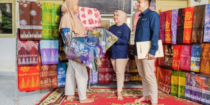 Kembangkan Batik Kujur, Bukit Asam (PTBA) Berdayakan Para Ibu Rumah Tangga