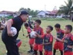 SSB Bina Taruna KPPBC Tipe Madya Pabean C Nanga Badau Gali Potensi Altit Sepak Bola di Daerah Perbatasan