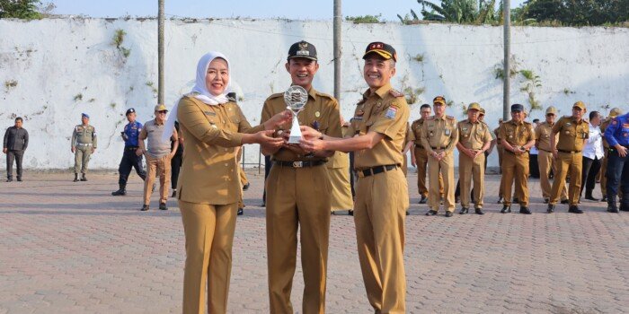 Harno dan Fitri Pamit, Titipkan Shubuh Berjamaah dan Gotong Royong