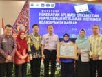 Prof Zudan Persembahkan Tiga Penghargaan untuk Pemprov Sulbar