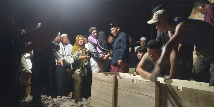 Jenazah Adik Bupati Muratara, Baru Selesai Dimakamkan