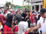 Hadir di Desa Gombang, Wabup Tulungagung Dikerubuti Emak-emak dan Kalangan Anak Muda