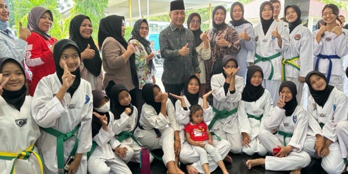 Pj Bupati Apriyadi Beri Semangat Taekwondoin Uji Kenaikan Tingkat