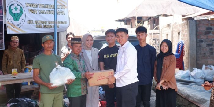 Bersama Keluarga Cobek Wak Ita, DPD APKLI Muara Enim Adakan Posko Peduli Bencana Pasca Kebakaran di Tanjung Raya