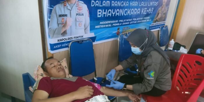 HUT Korps Lalu Lintas Bhayangkara ke-68, Puluhan Kantong Darah Disalurkan Sat Lantas Polres Fakfak