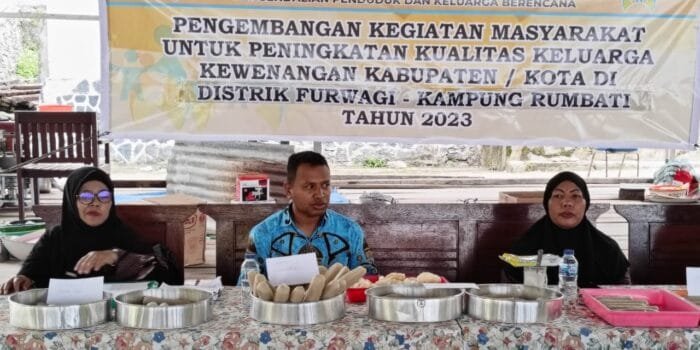 Tutup Pelatihan Pengolahan Ikan, Kepala Distrik Furwagi: Harus Terus Dikembangkan