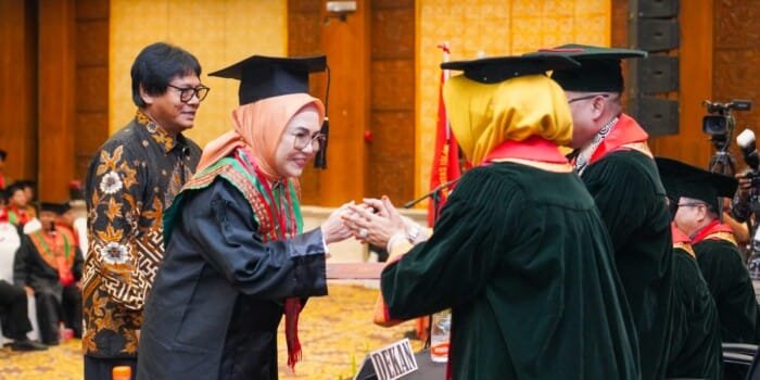 Ketua DPRD Sumsel RA Anita Raih Gelar Doktor Ilmu Hukum Unissula Semarang