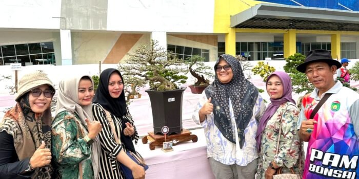 Siapa Sangka Anak Sulung H. Arlan, Leoni Ayu Pratiwi Senang Bonsai