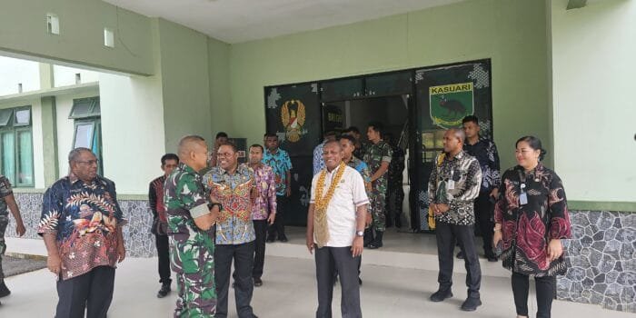 Kunjungan Kerja ke Brigif 26/GP, Bupati Teluk Bintuni Petrus Kasihiw Sampaikan Ini