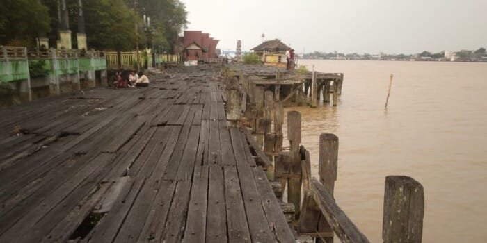 Kafe Terapung Hanya Tinggal Kenangan