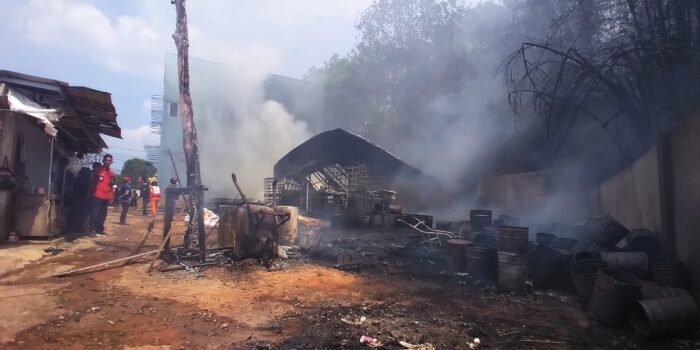 Gudang Minyak Sayur Bekas Terbakar