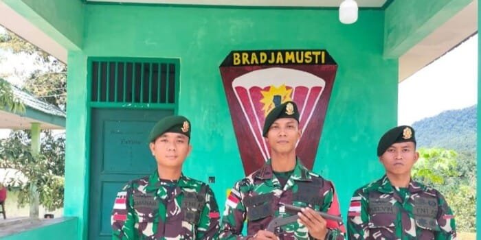 Senjata Api Jenis Pistol Bowman Diserahkan ke Satgas Pamtas RI-Malaysia Yonarmed 10/Bradjamusti