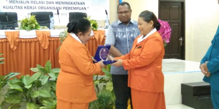 Menjalin Relasi Kerja Organisasi Perempuan, GOW Fakfak Studi Bandung ke Raja Ampat