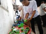 Bantu Masyarakat Hasilkan Rupiah, Pemuda Mahasiswa Nusantara Sumsel Ajarkan Cara Pembuatan Gula Merah