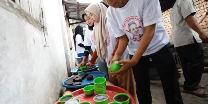 Bantu Masyarakat Hasilkan Rupiah, Pemuda Mahasiswa Nusantara Sumsel Ajarkan Cara Pembuatan Gula Merah