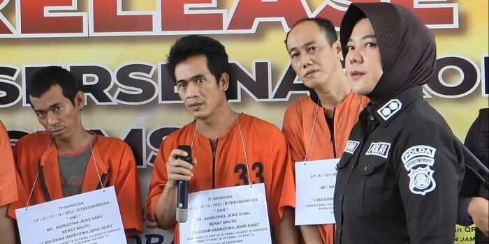 Tiga Kurir Narkoba Bawa 1.050 Gram Sabu Dicokok Polisi
