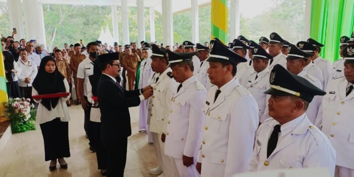 Pj Bupati Aceh Tamiang Lantik Serentak Puluhan Datok Penghulu